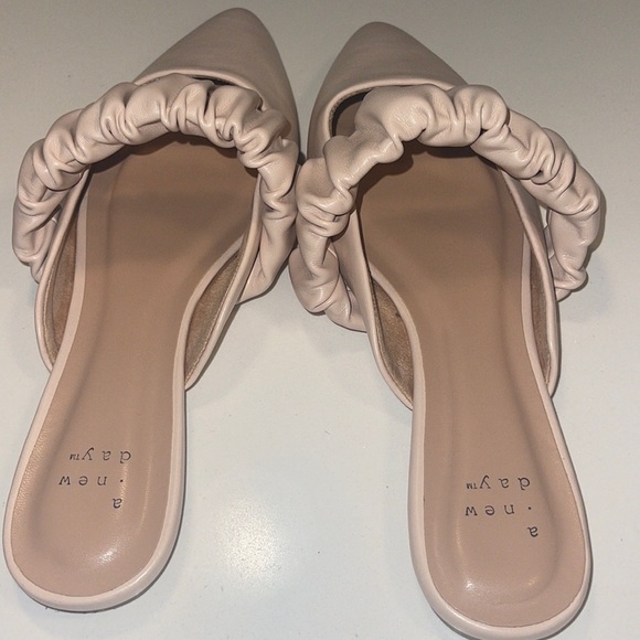 Mules - Picture 3 of 5